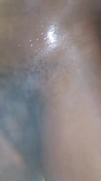 स्टीमिंग हॉट स्नान में Nata4sex एकल खेल