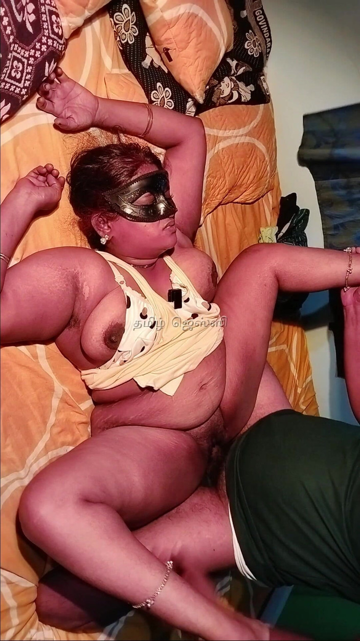 Tamil Jessy: Baise-nous bébé