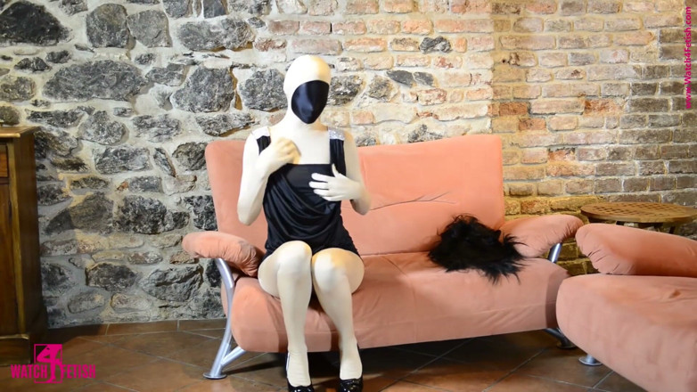 ZentaiDolls: Sarah zentai aşkını keşfediyor