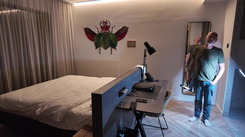 Sensual-X: Achter de schermen - Dave neukt Mia in hotelkamer