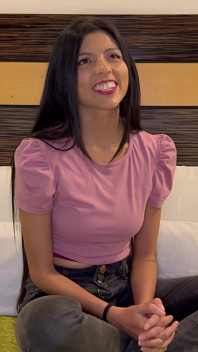 카메라에 처음으로 스와산 캐스팅