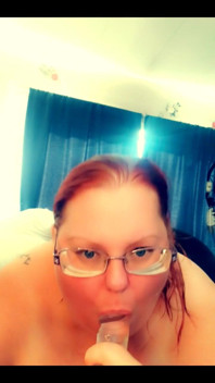 I love gaging on dick.