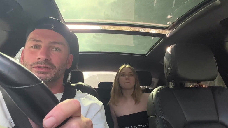 Mila Pie: タクシーの運転手をマンコで呼んでみました