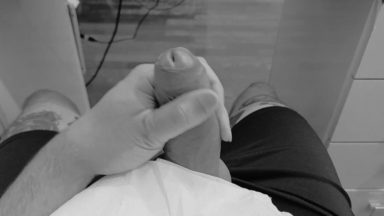 Lkdick8: Mahu minum susu saya?