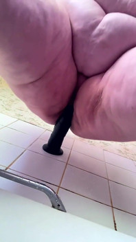 Bbwbootyful jezdí na 12 palcové dildo mé kundičky, mokrá kape