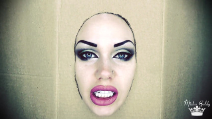 Goddess Misha Goldy: Libera a tu diosa oscura de pared