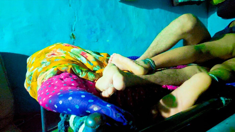 Desiputi7516: Video rekaman seks tante seksi india dientot habis-habisan sama pacarnya...
