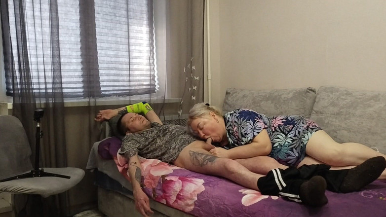 Zona901: प्रेमिका अपने मुंह में हॉट वीर्य का एक हिस्सा पाने के लिए गहरी लंड चुसाई करती है