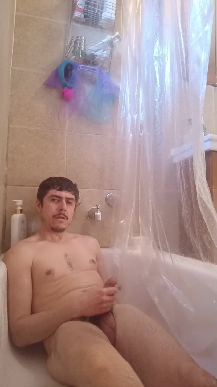 TabascoJake: Красивий чоловік вибухає товстою спермою у ванні