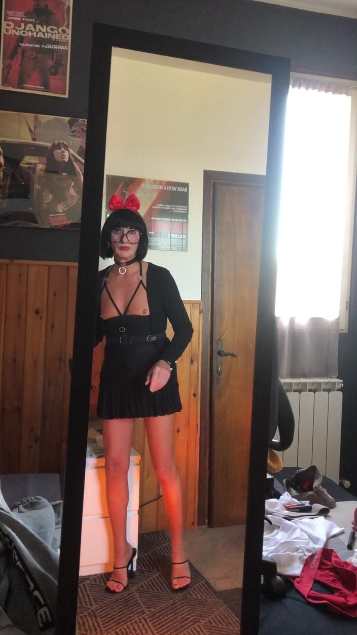 Andreina Naty: Prsa, piercing a chůze