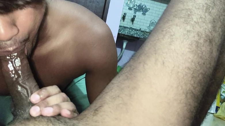 Sa123bh: Indian Desi Hot Man's Dick Sucked in His Room Full...