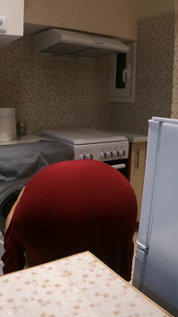 Madrasta Na Cozinha Disse Que Não Faz Sexo! - Permite Que O Enteado Apenas Se Masturba E Gozada Na Bunda Gorda Dela
