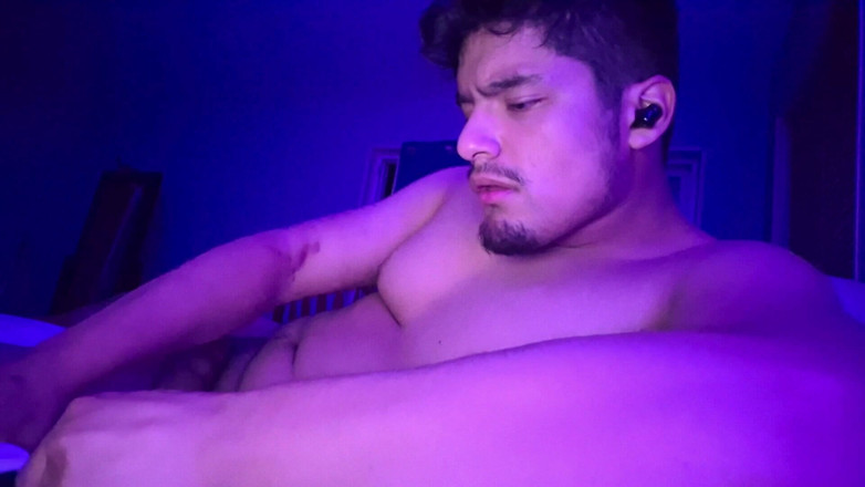 NakyJoss: Дрочить мій необрізаний член, надування мого живота