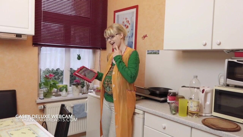 Melon Juggler: Casey Deluxe big German saggy tits