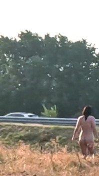 Ponížení Otroka Tich - Ukazuje Její Kundičku A Prsa
