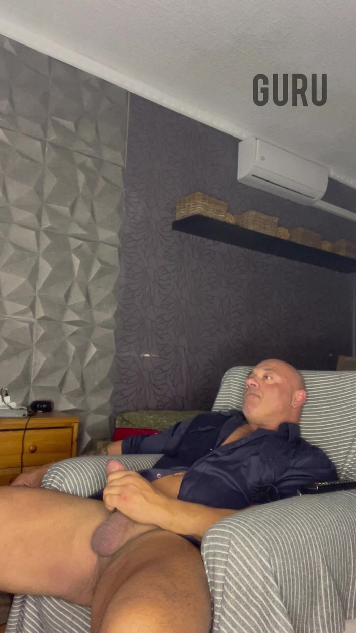 Mr. Guru: 이 셔츠를 좋아하는 집에서 솔로 자위