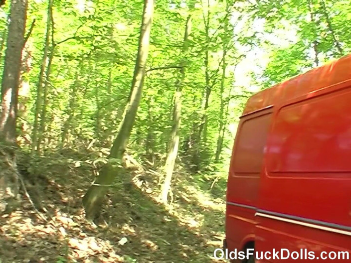 Olds Fuck Dolls: Olds fickpuppen - der pornomeister Tim Wetman fickt das junge alberne...