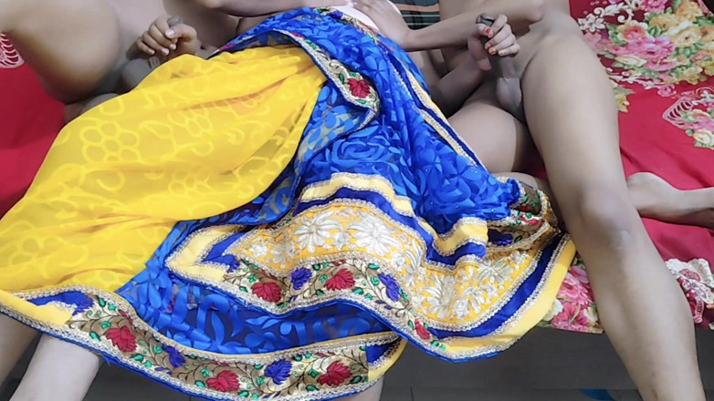 Your-Eshita: Novo vídeo de sexo a três com dois amigos quase...