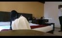Luxmi Wife: Lâcher une serviette, show à poil devant le coloc