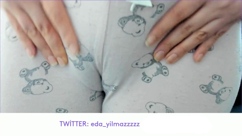 bigass_sexy_bigboobs: Cameltoe- Masturbate with Pajama- Rubbing Pussy with Pajama