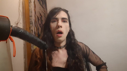 DiiVampy: Трах в горло машиной