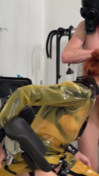 Geschichten aus der Gummi-klinik: melken, blowjob, fingern und ficken