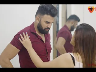 बेडरूम में पति पत्नी सेक्स सुंदर पत्नी सेक्स करना चाहती है