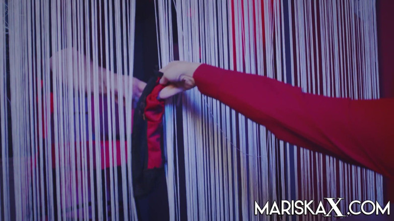 Mariska x: MARISKAX - 노인이 지켜보는 동안 사하라와 섹스하는 마리스카