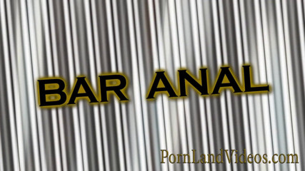 Pornland videos: İç çamaşırlı lezbiyenler grup sekste yarak deniyor
