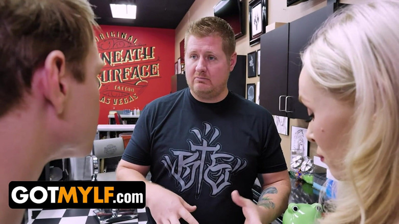 Mylf Official: Heiße milf mit perfektem arsch lenkt jungen hengst mit leidenschaftlichem...