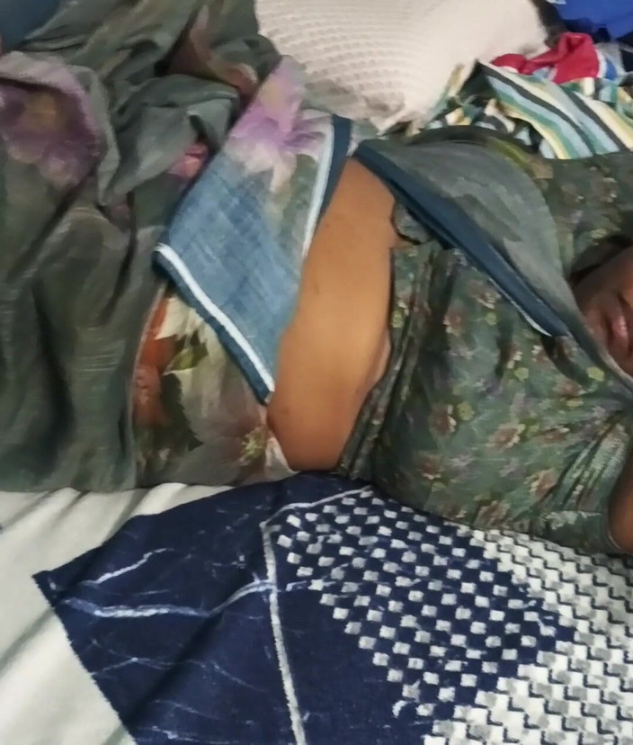 Pig pussy: ナトゥカタイ・タミル語おばさんのベッド