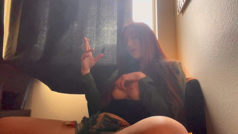 Artemisia Love: Italiaanse milf met grote tieten hete solo rokende sessie tieten...