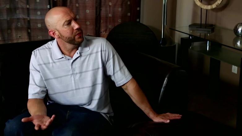 Massage Parlor: Büyük memeli sarışın harika masaj yapıyor