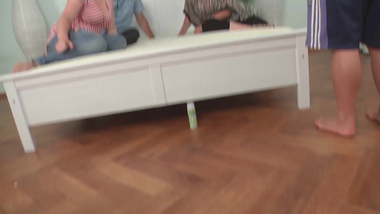 German amateur - 100% German hardcore videos: 巨乳赤毛熟女が彼女の滑りを叩きつけで鋳造