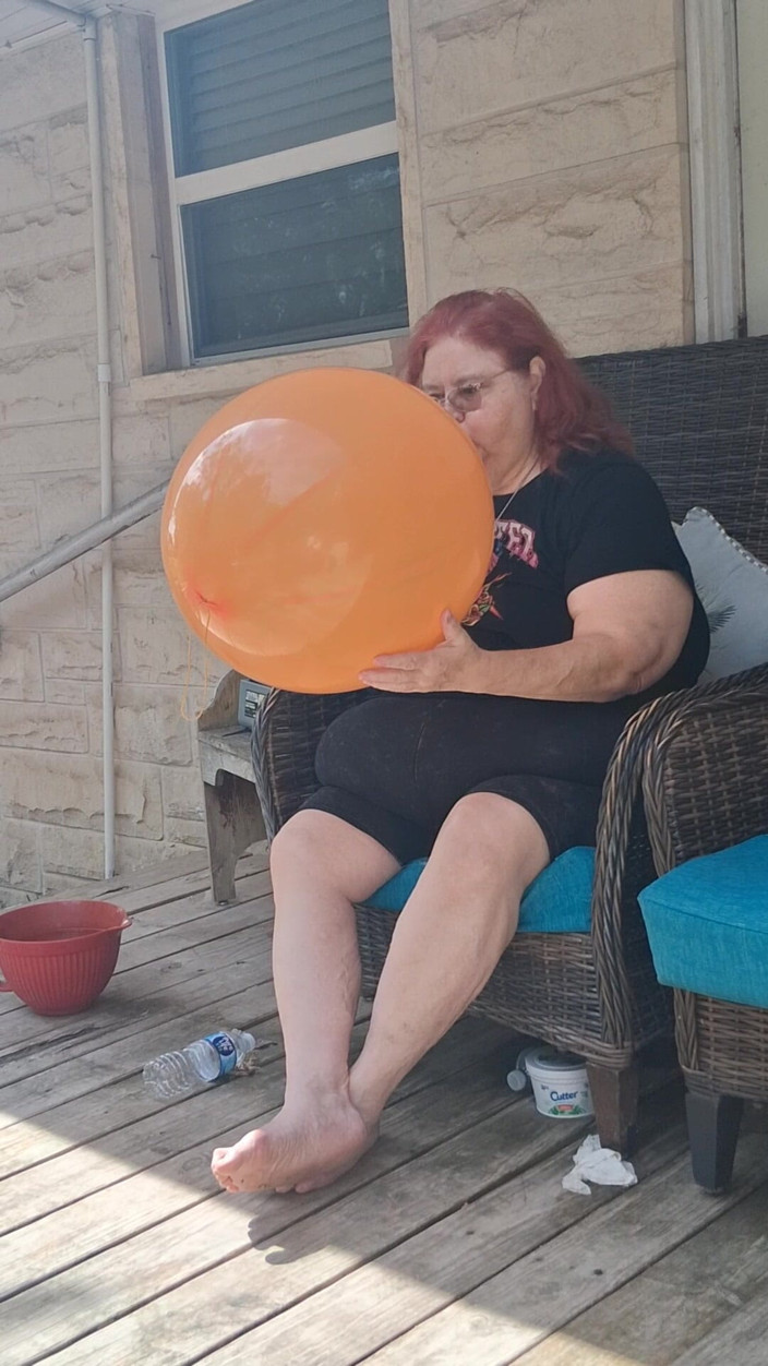 BBW nurse Vicki adventures with friends: Vicki, Infirmière Beauté, a Une Demande Pour Faire Sauter Un Énorme...