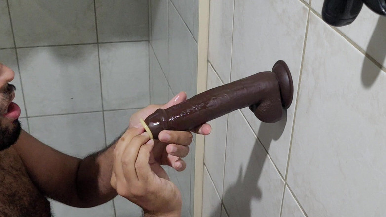 Luksmen1: Trying the First Dildo I Got From a Client - Deep...