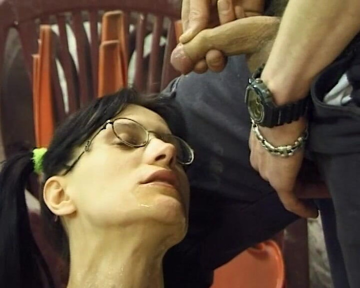 BB Video - Old School: Tante seksi amatir jerman di-gangbang habis-habisan sampai mengerang keenakan