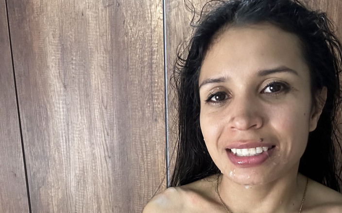 Sofia and Andres: Miluji jezdit na svém análním robertku