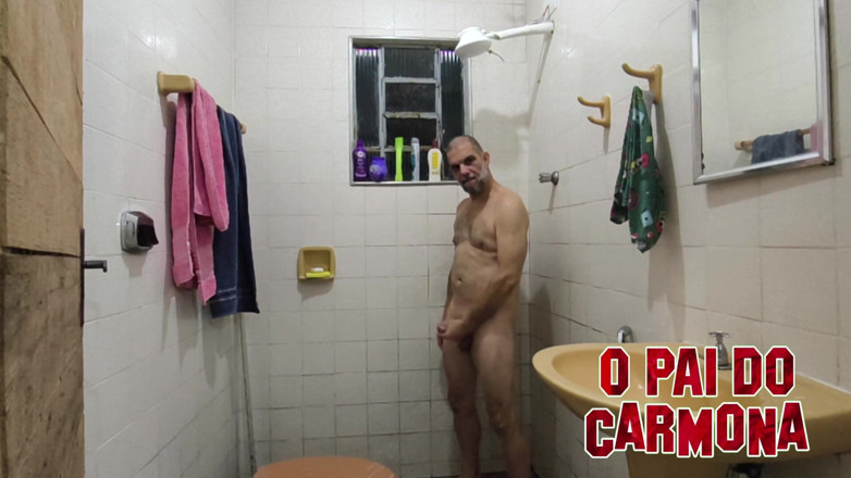 Carmona's father: Taking That Shower, Who Comes?