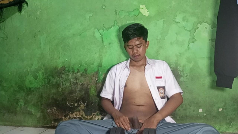 Noah Frederick: Lelaki muda mencuba bogel bulat