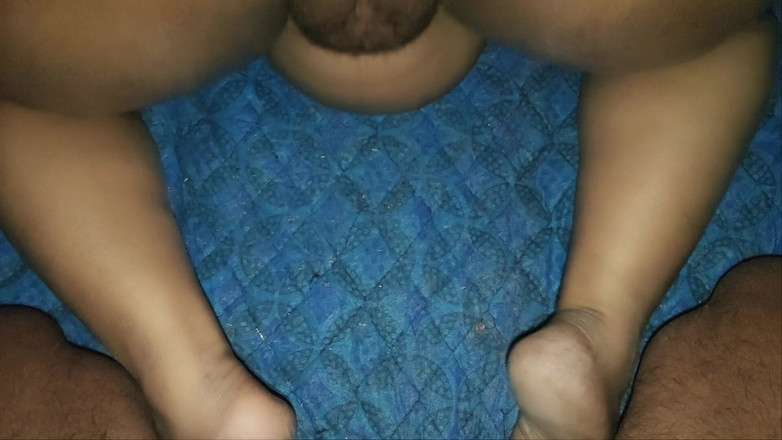 Niharika Thakur: 이웃의 큰 젖탱이와 보지에 사정하는 임신한 산자나 섹스