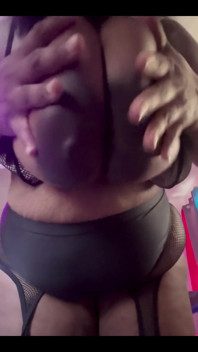 おっぱい火曜日を右から始めましょう
