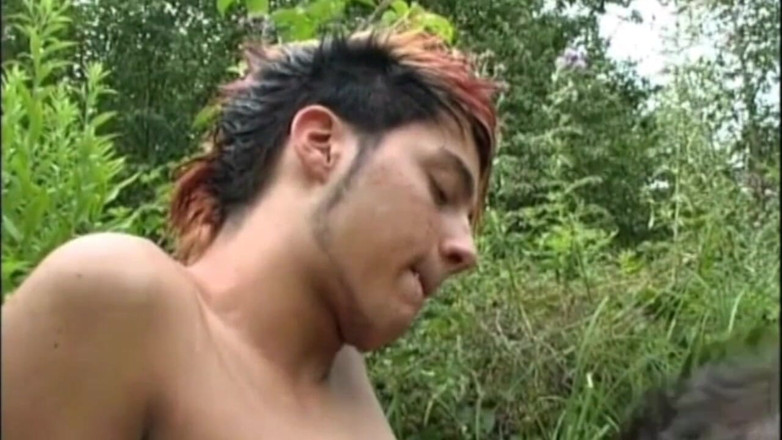 STRAIGHT BOYS CURIOUS FROM PRAHA: Jovem hetero fodendo ao ar livre seu amigo gay 17
