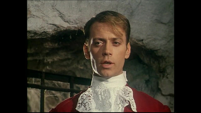 Romance with Love: 在贵族家族中，儿媳被她的岳母勾引，继兄跟随