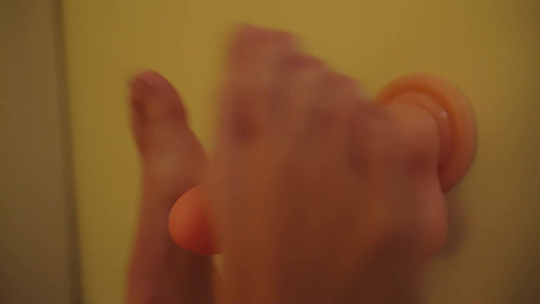 LopaLopa: Kutas dorastał na ścianie i zaczęła go masturbować