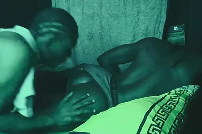 Stilesbhalifa1: 웹캠에서 기숙사 소년 변태 섹스