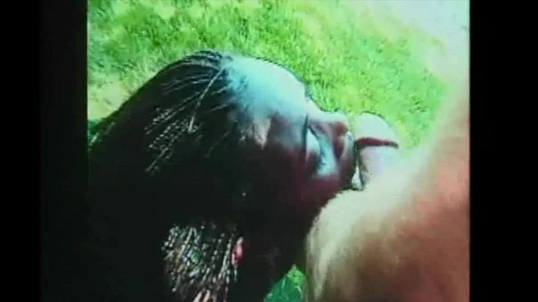 Bitch Girl Video: Double pénétration anale et chatte avec des amis avec creampie