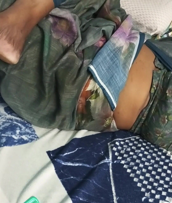 Pig pussy: ナトゥカタイ・タミル語おばさんのベッド