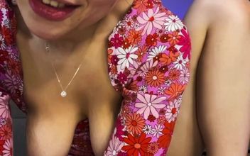 Fingering Pussy Close up on Webcam