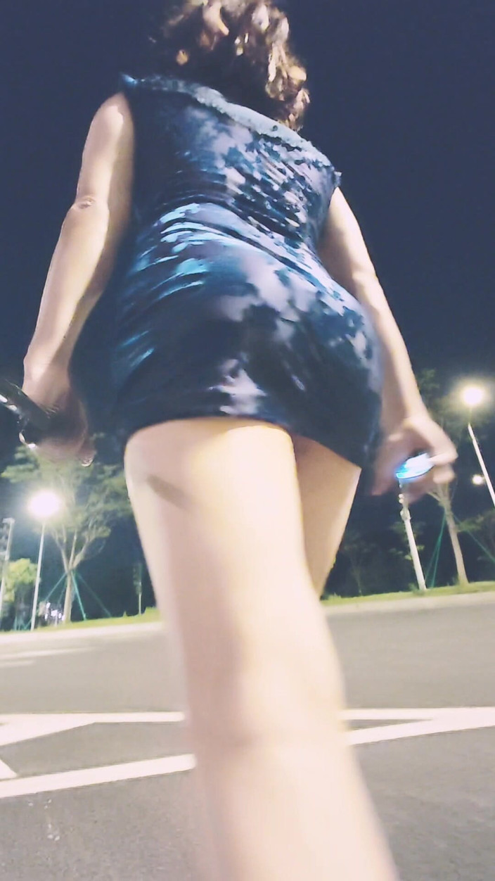 cd_vv: At Night, Exposing My Big Ass and Urinating on an...